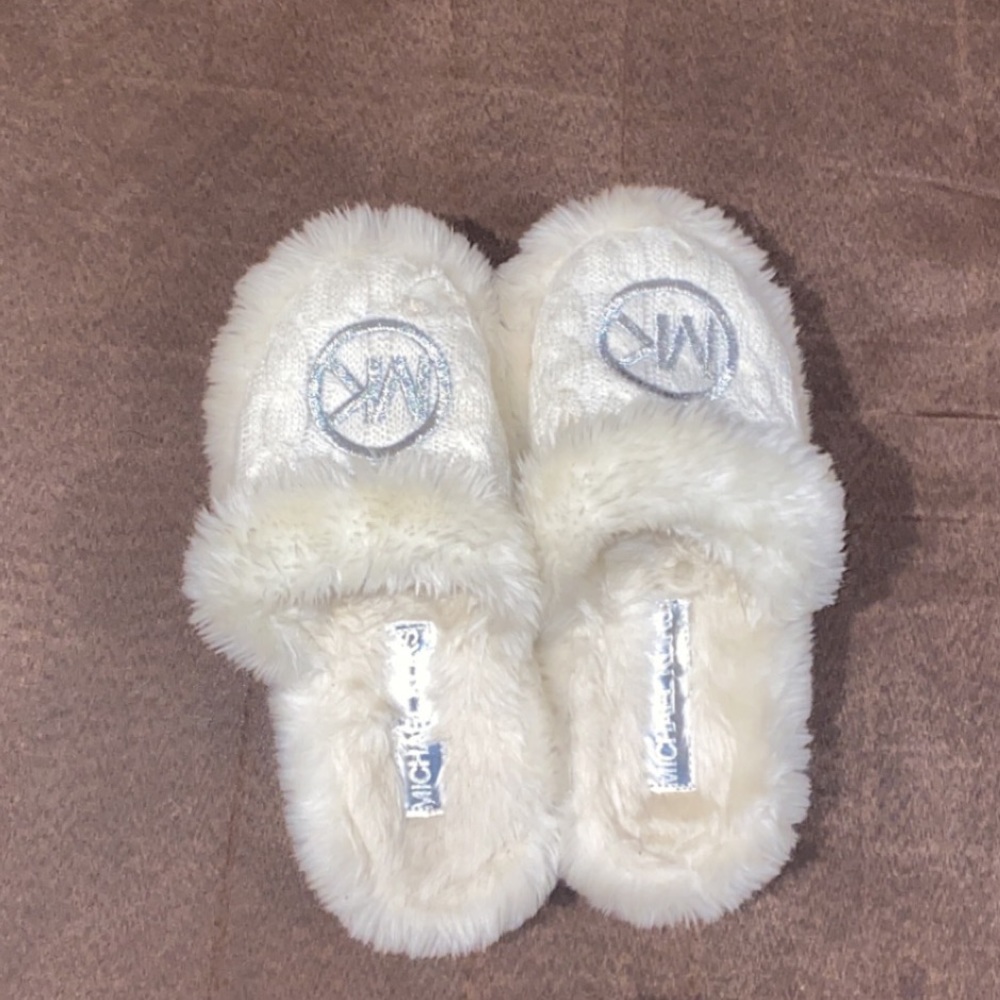 Michael Kors slippers size 6